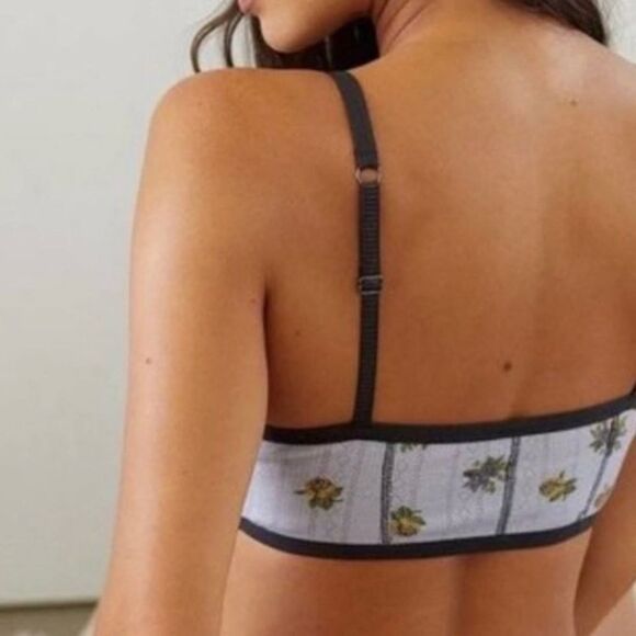 NWT urban outfitters underwire size M - Picture 2 of 3